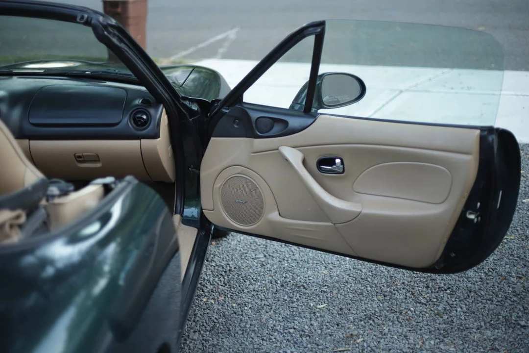 2001 Mazda NB MX-5 Miata - Image 17 of 24