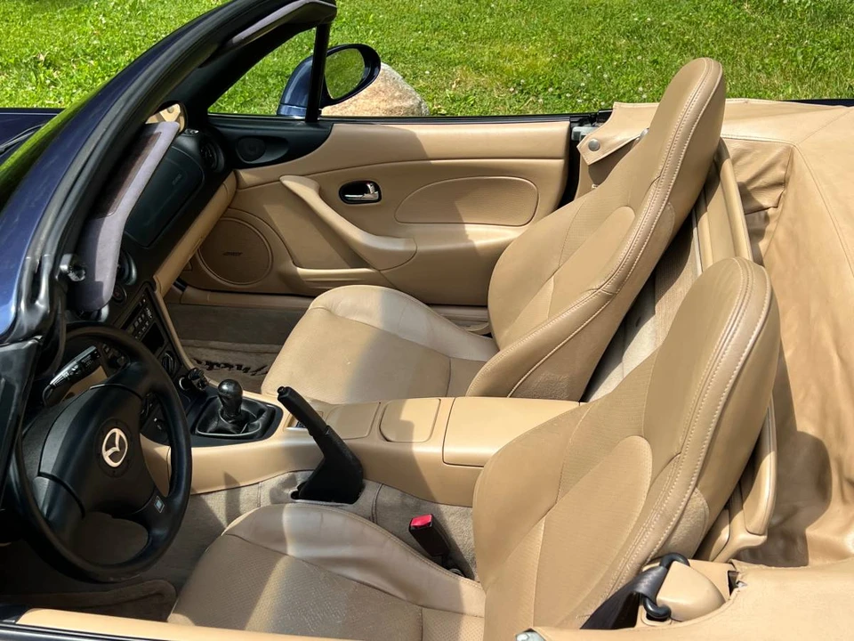 2001 Mazda NB MX-5 Miata - Image 13 of 19