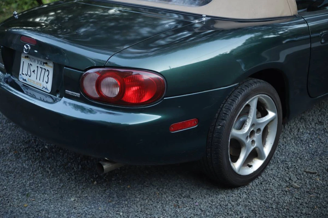 2001 Mazda NB MX-5 Miata - Image 22 of 24