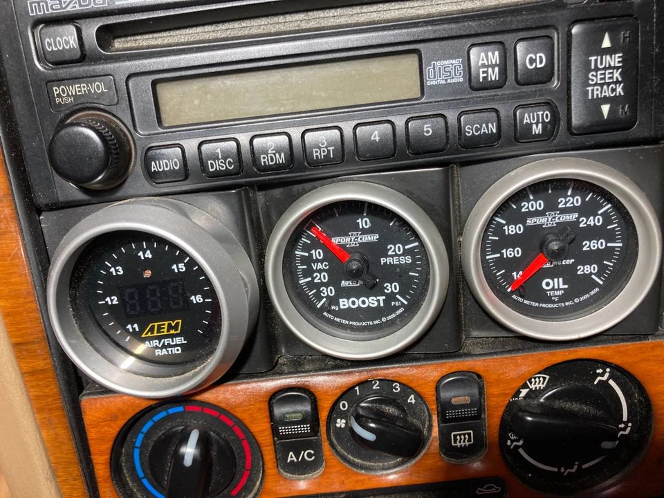 2001 Mazda NB MX-5 Miata - Image 11 of 24