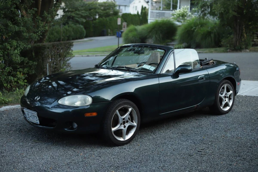 2001 Mazda NB MX-5 Miata - Image 2 of 24