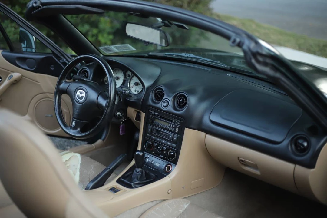 2001 Mazda NB MX-5 Miata - Image 7 of 24