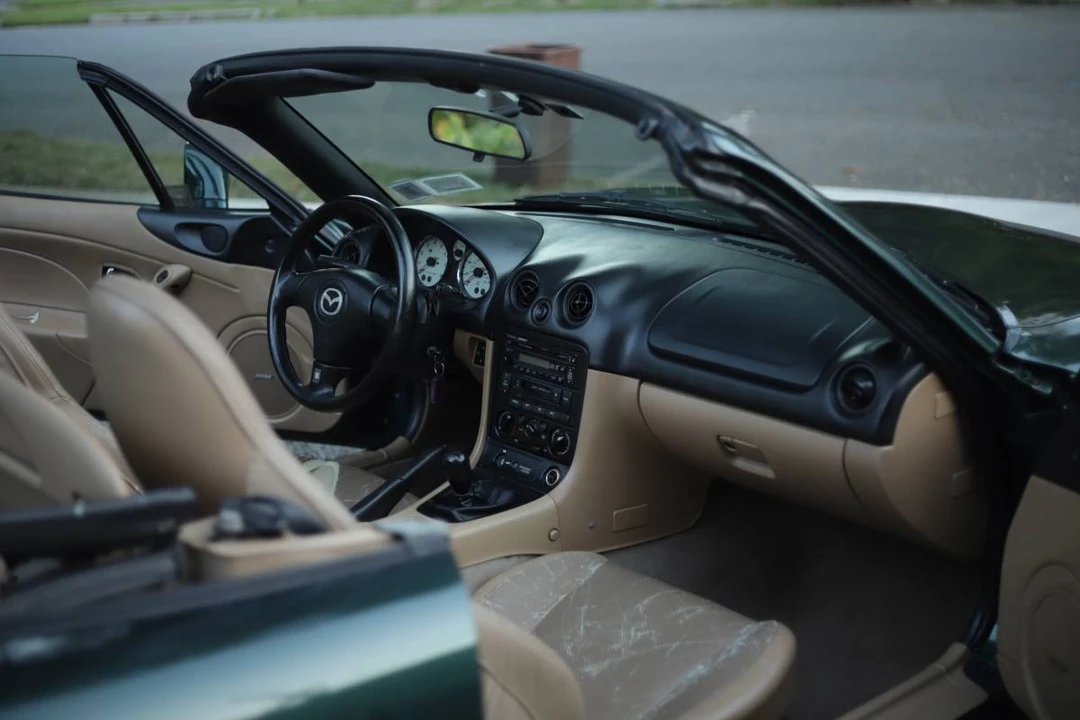 2001 Mazda NB MX-5 Miata - Image 9 of 24