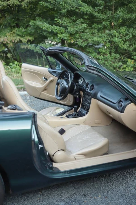 2001 Mazda NB MX-5 Miata - Image 16 of 24