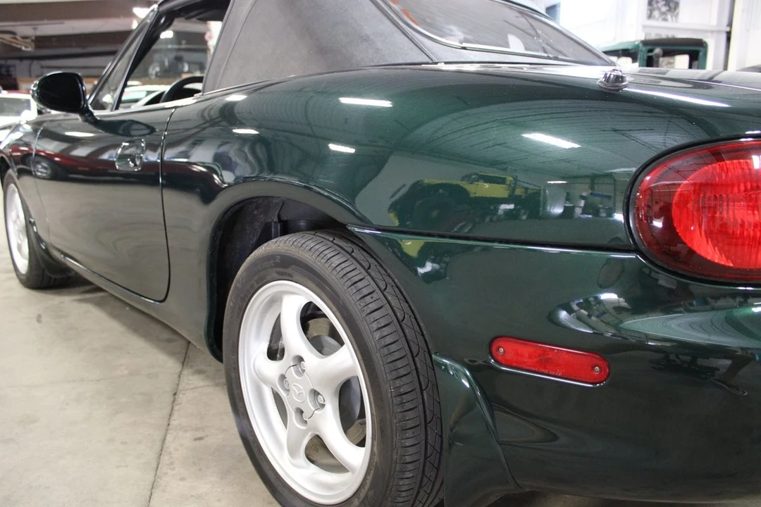 2001 Mazda NB MX-5 Miata - Image 11 of 12
