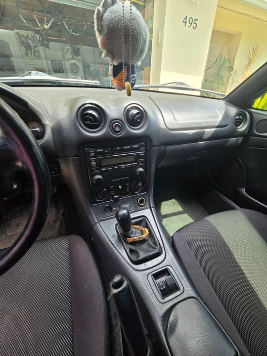 2001 Mazda NB MX-5 Miata - Image 9 of 17