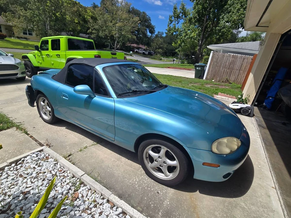 2001 Mazda NB MX-5 Miata - Image 2 of 17
