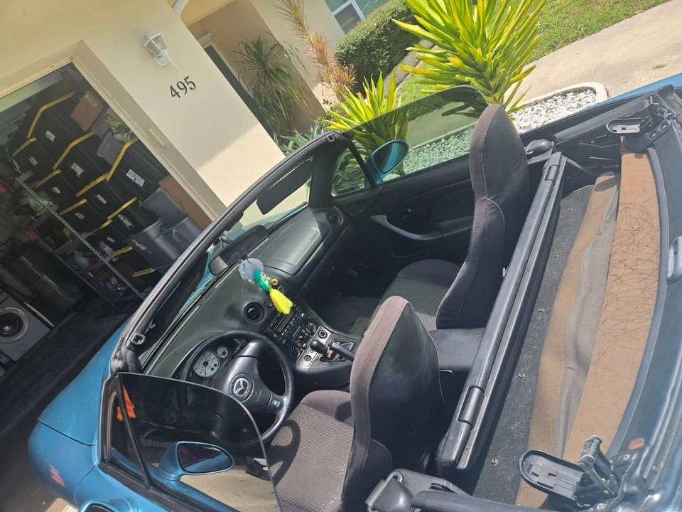 2001 Mazda NB MX-5 Miata - Image 14 of 17