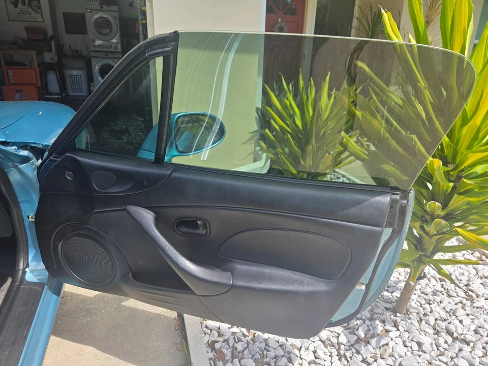 2001 Mazda NB MX-5 Miata - Image 11 of 17