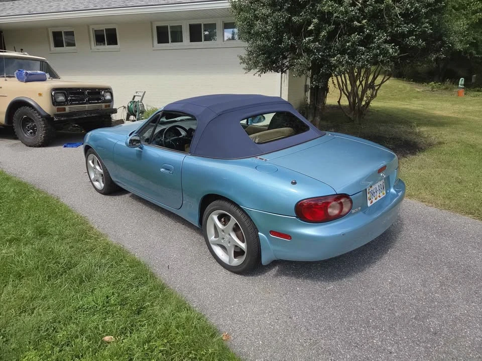 2001 Mazda NB MX-5 Miata - Image 11 of 20