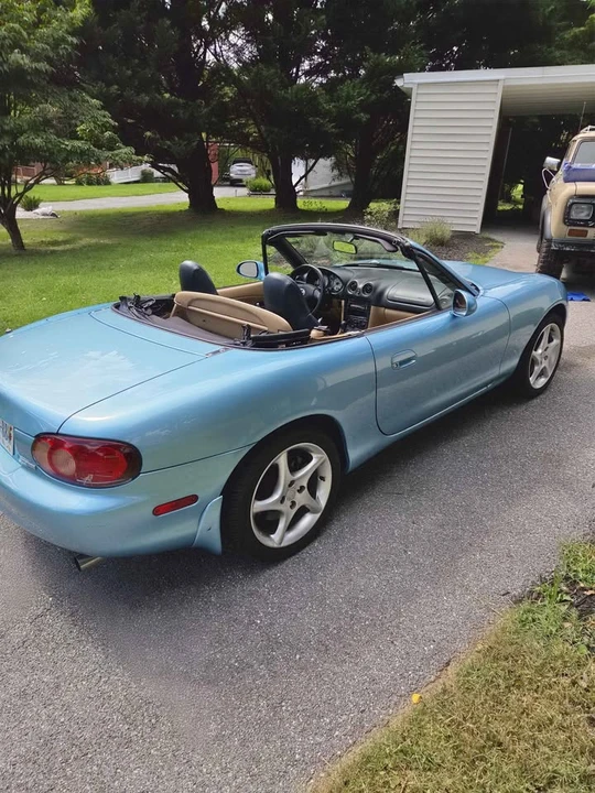 2001 Mazda NB MX-5 Miata - Image 4 of 20