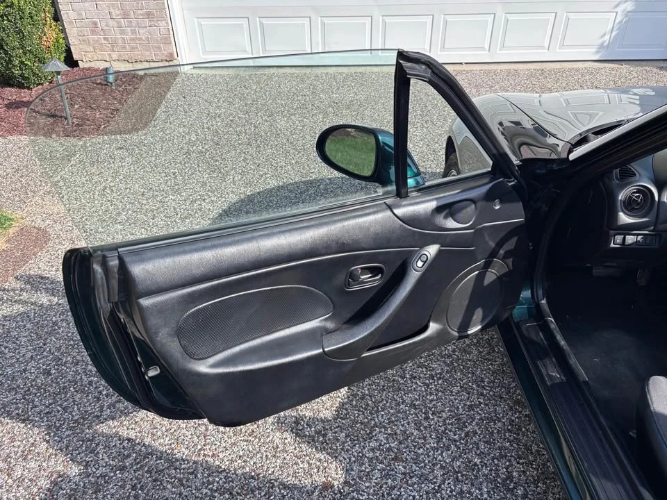 2001 Mazda NB MX-5 Miata - Image 3 of 17