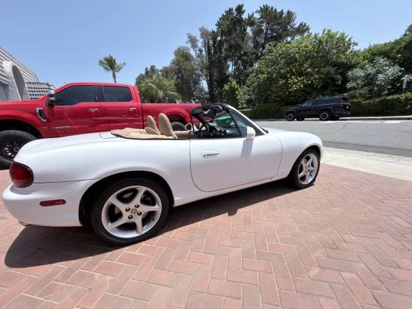 2001 Mazda NB MX-5 Miata - Image 9 of 19