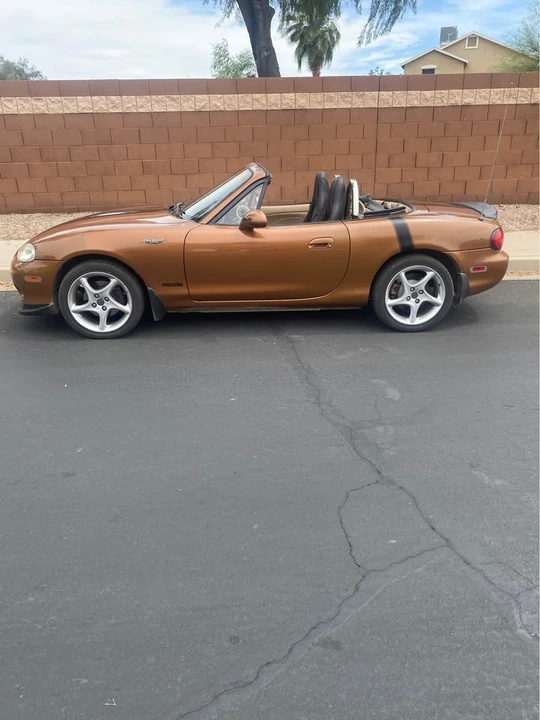 2001 Mazda NB MX-5 Miata - Image 2 of 10