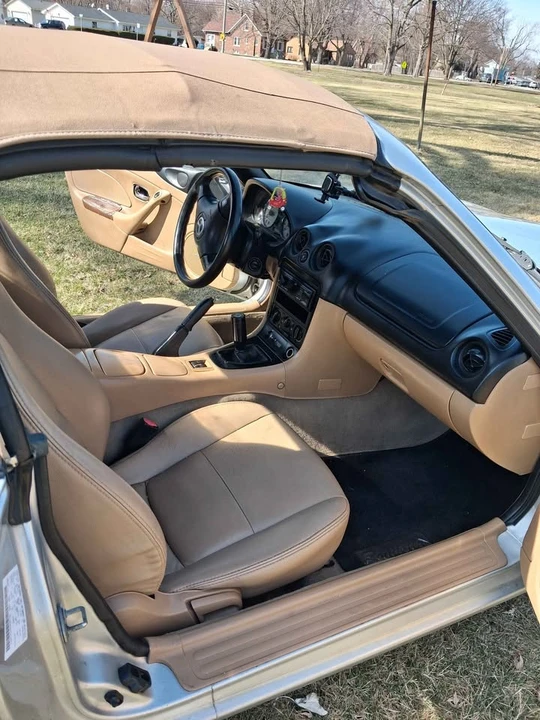 2001 Mazda NB MX-5 Miata - Image 9 of 10