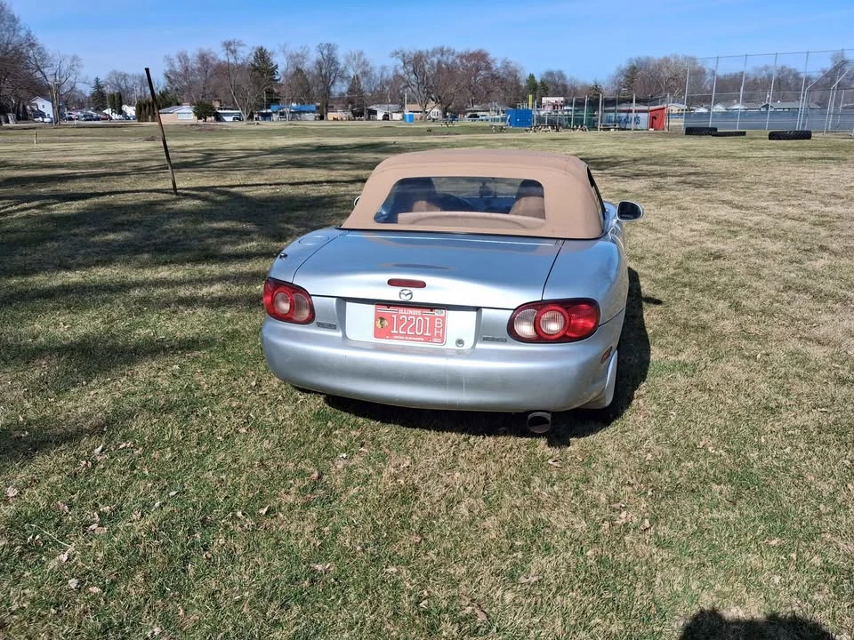 2001 Mazda NB MX-5 Miata - Image 4 of 10