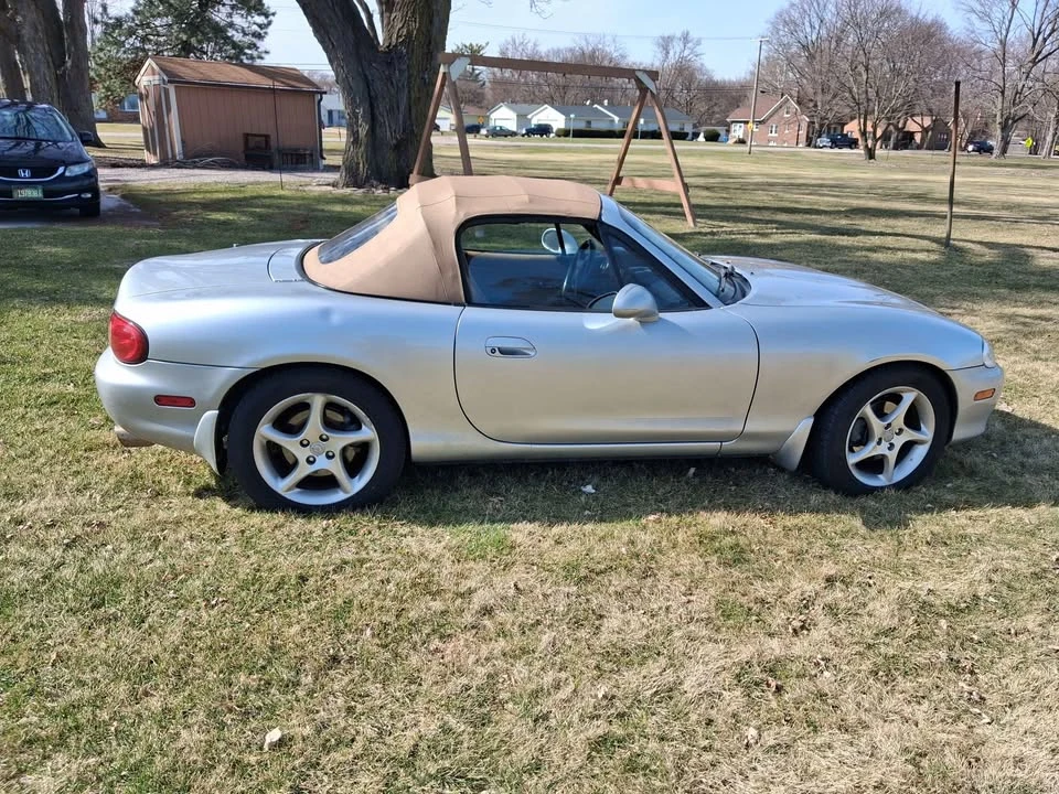 2001 Mazda NB MX-5 Miata - Image 3 of 10