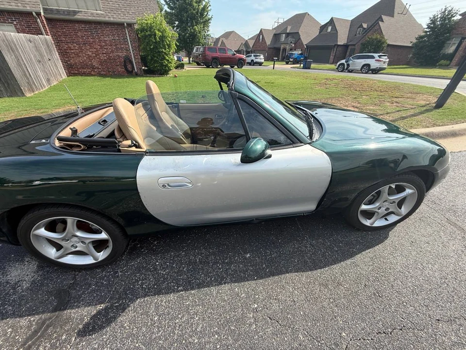 2001 Mazda NB MX-5 Miata - Image 11 of 21