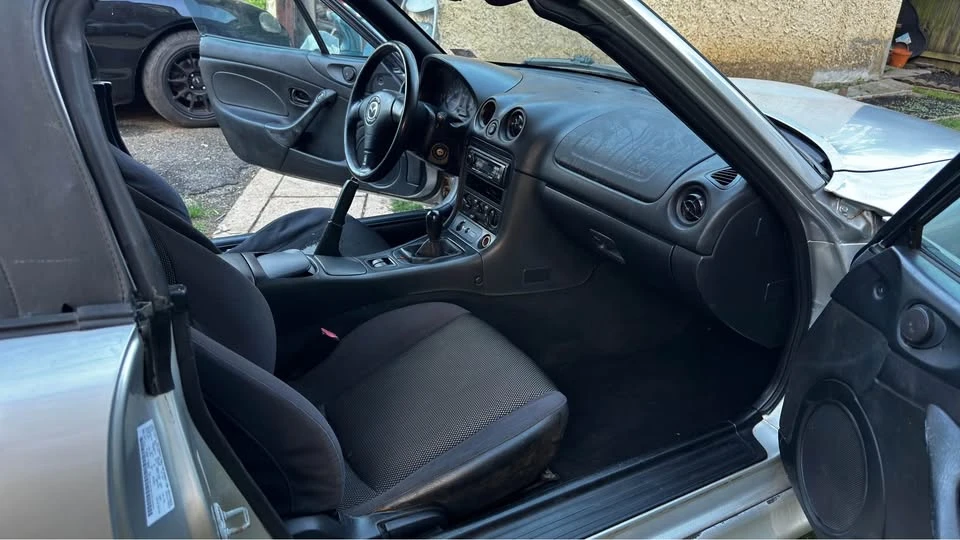 2001 Mazda NB MX-5 Miata - Image 8 of 10