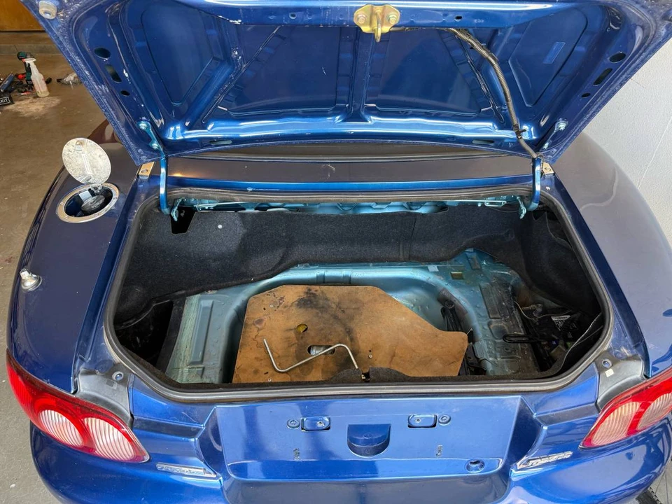 2001 Mazda NB MX-5 Miata - Image 5 of 6