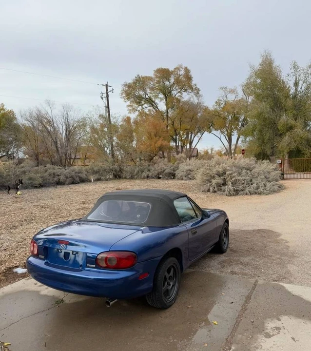 2001 Mazda NB MX-5 Miata - Image 3 of 6