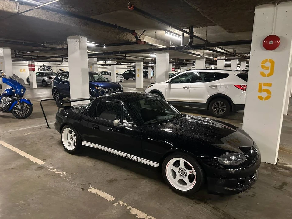2001 Mazda NB MX-5 Miata - Image 11 of 17
