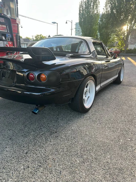 2001 Mazda NB MX-5 Miata - Image 8 of 17