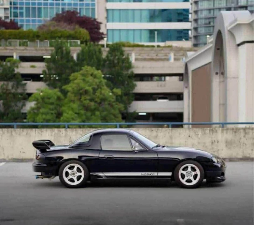 2001 Mazda NB MX-5 Miata - Image 2 of 17