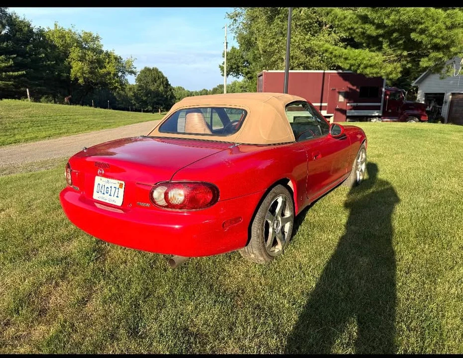 2001 Mazda NB MX-5 Miata - Image 3 of 9