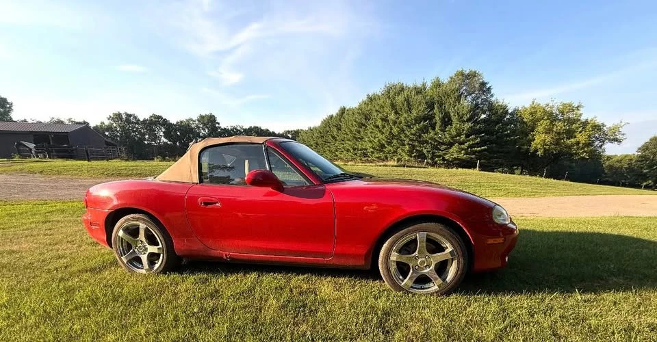 2001 Mazda NB MX-5 Miata - Image 2 of 9