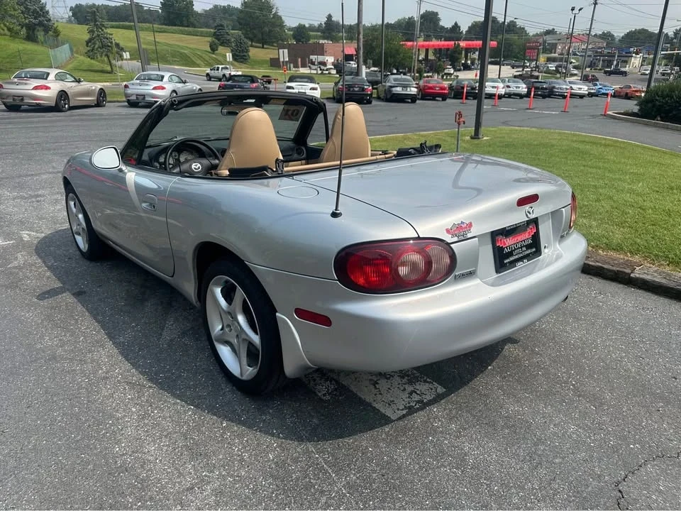 2001 Mazda NB MX-5 Miata - Image 4 of 9
