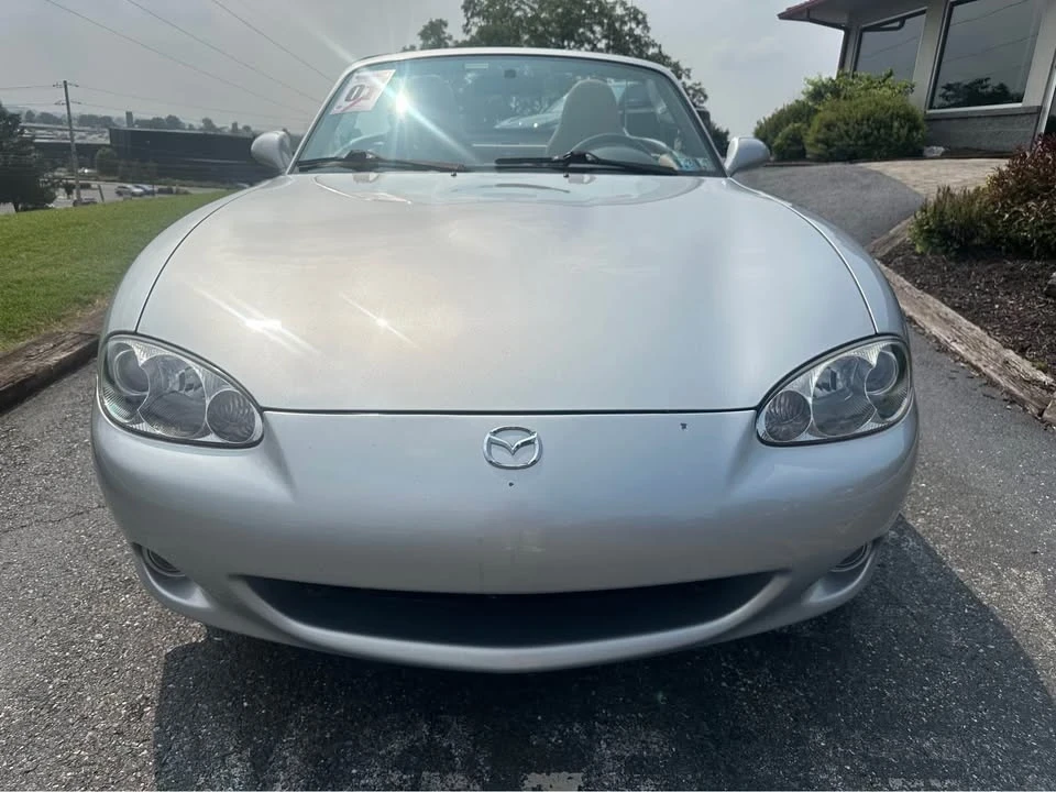 2001 Mazda NB MX-5 Miata - Image 2 of 9