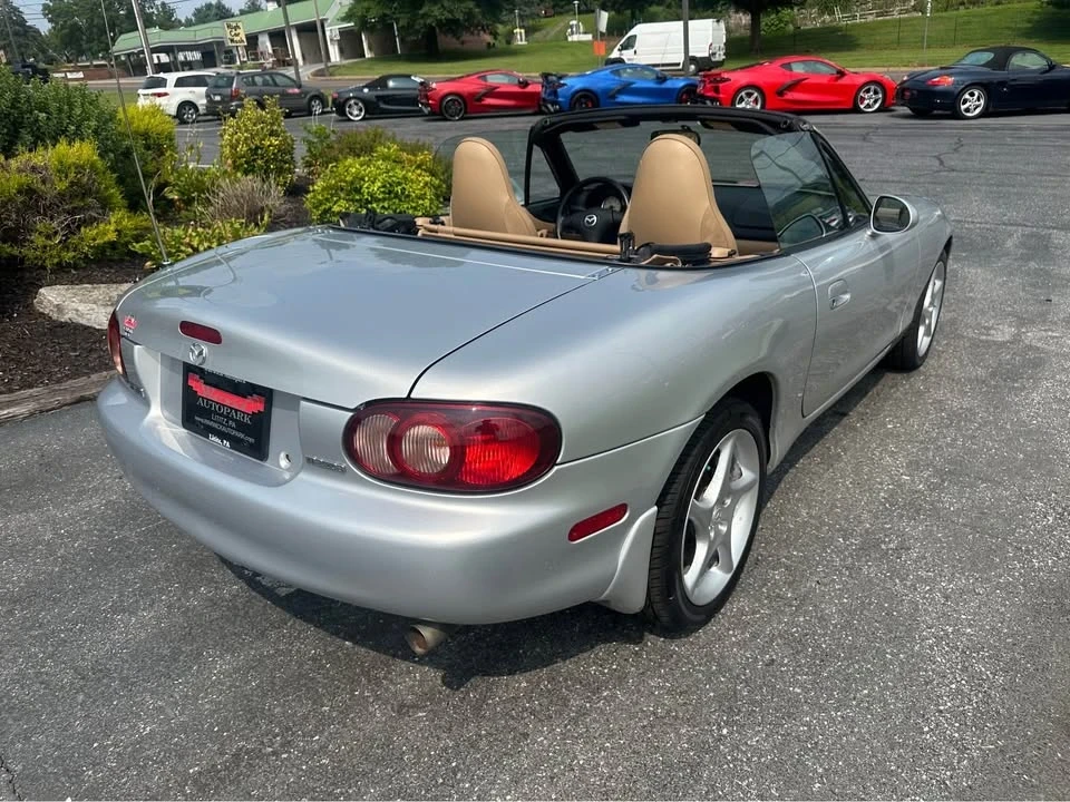 2001 Mazda NB MX-5 Miata - Image 3 of 9