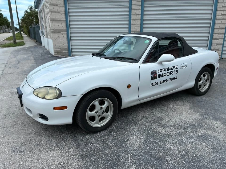 2001 Mazda NB MX-5 Miata - Image 2 of 11