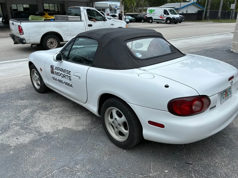 2001 Mazda NB MX-5 Miata - Image 3 of 11