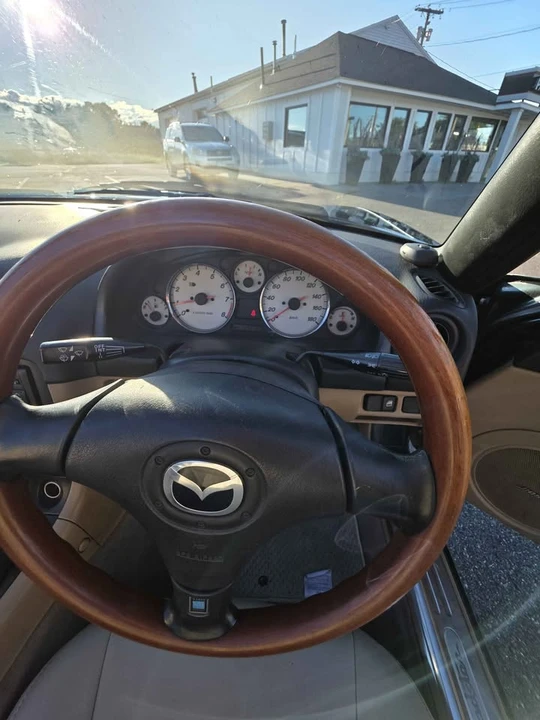 2001 Mazda NB MX-5 Miata - Image 17 of 18