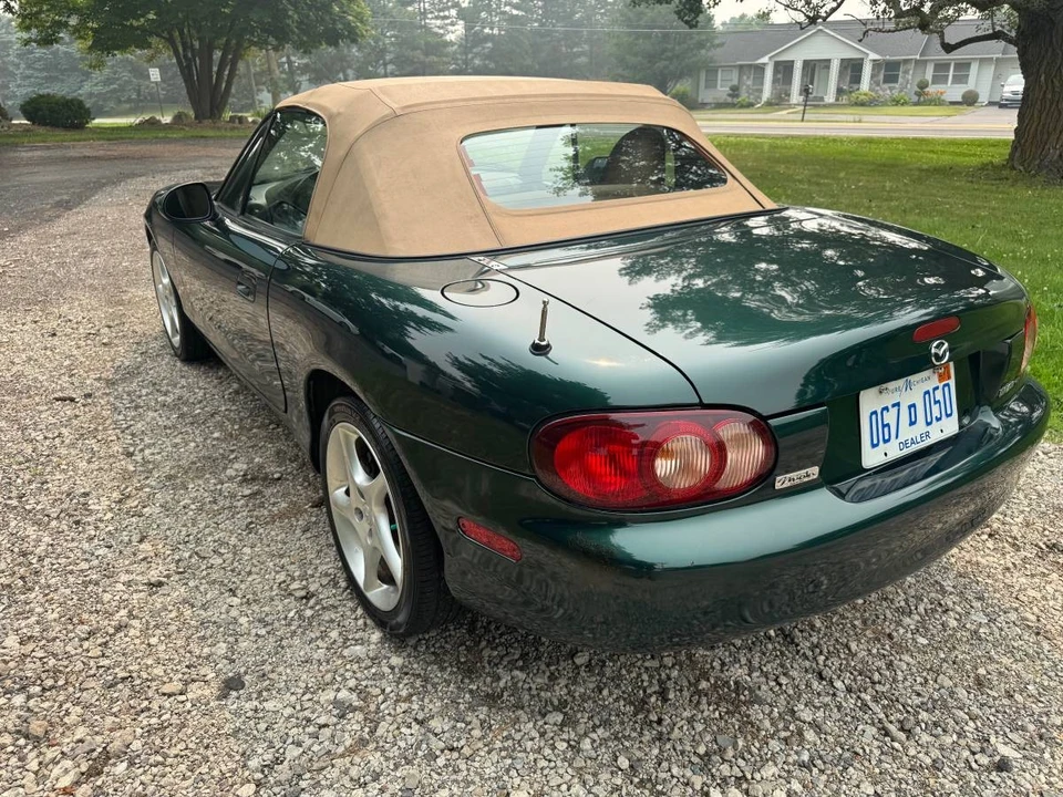 2001 Mazda NB MX-5 Miata - Image 4 of 14