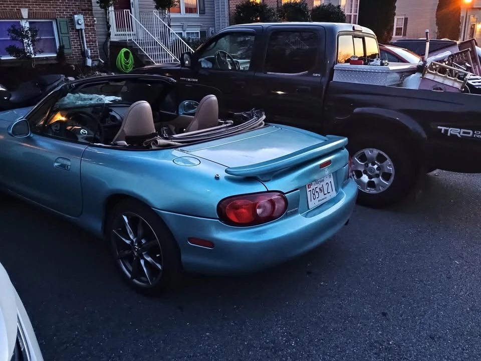 2001 Mazda NB MX-5 Miata - Image 2 of 3