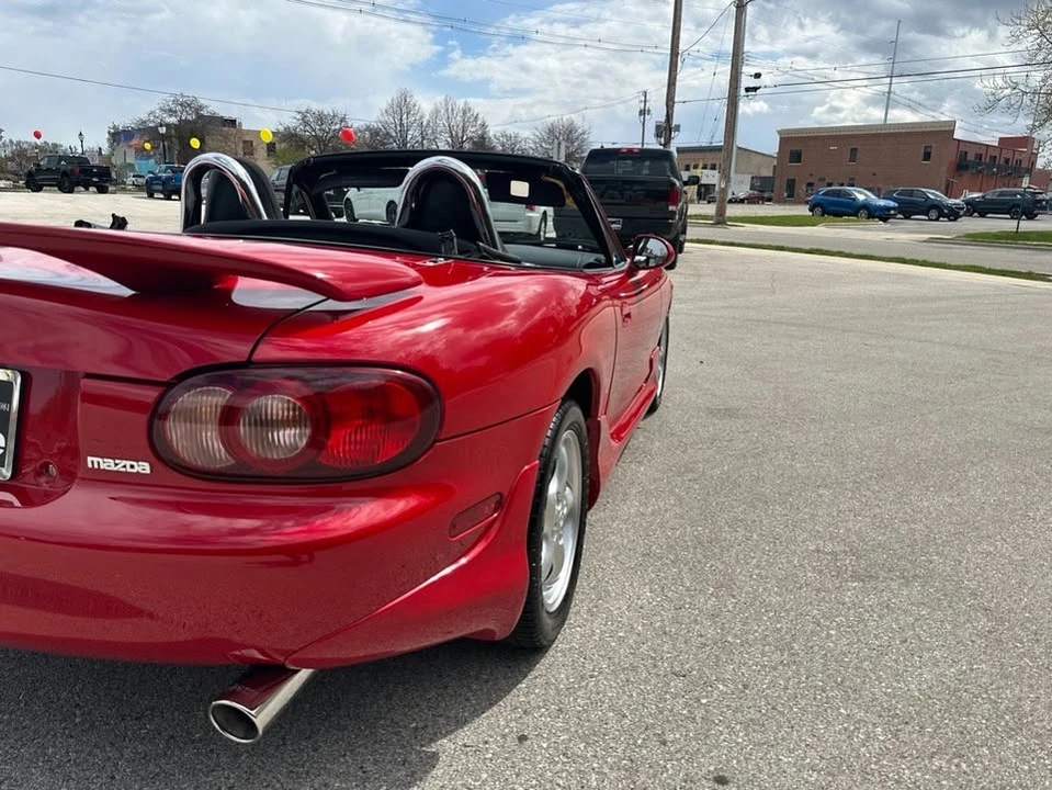2001 Mazda NB MX-5 Miata - Image 8 of 20
