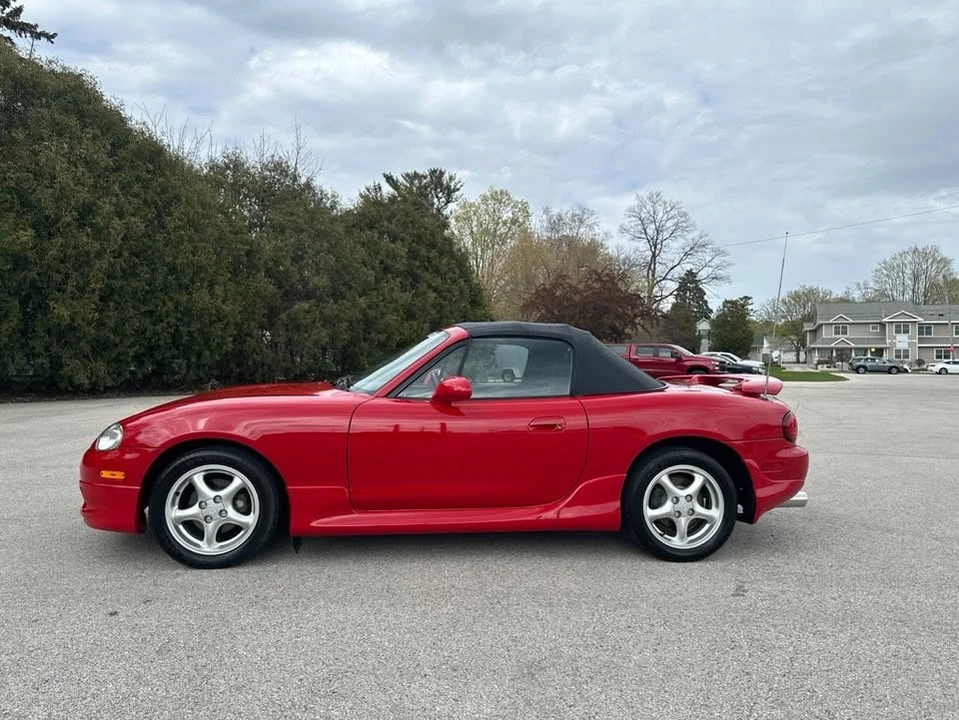 2001 Mazda NB MX-5 Miata - Image 2 of 20