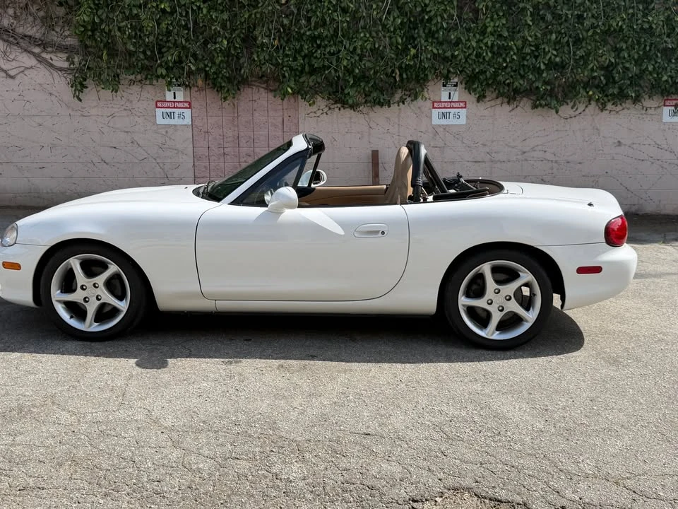 2001 Mazda NB MX-5 Miata - Image 3 of 20