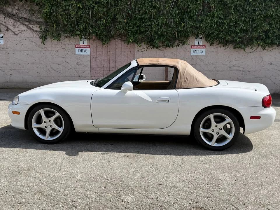 2001 Mazda NB MX-5 Miata - Image 2 of 20