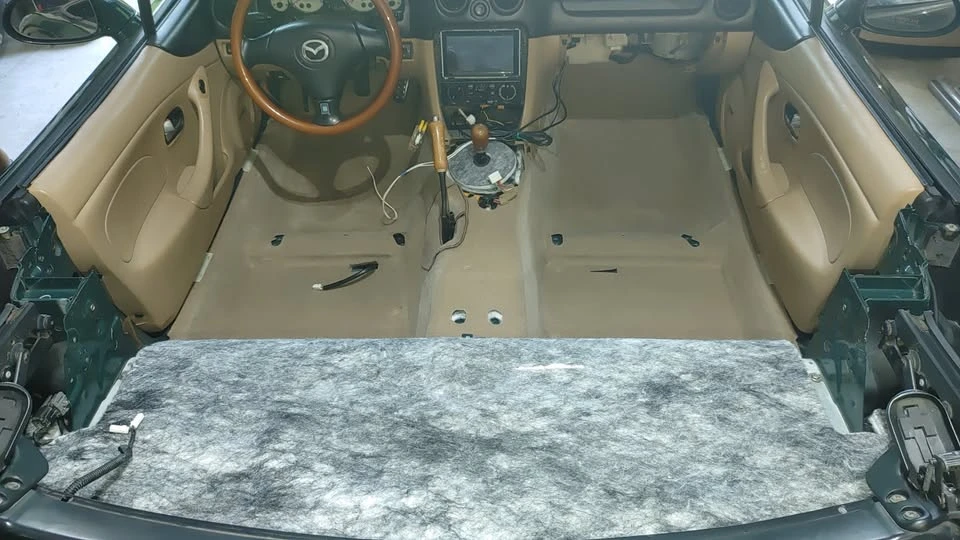 2001 Mazda NB MX-5 Miata - Image 16 of 20