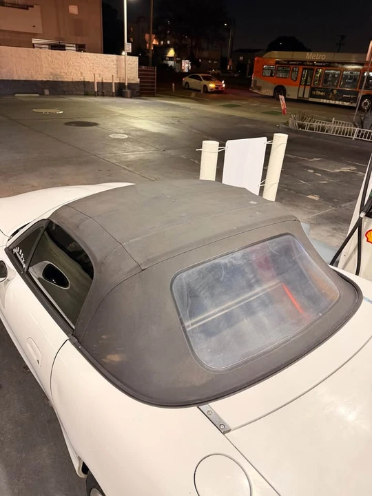 2001 Mazda NB MX-5 Miata - Image 10 of 16