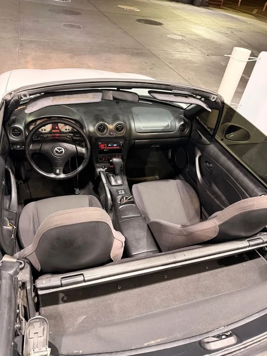 2001 Mazda NB MX-5 Miata - Image 8 of 16