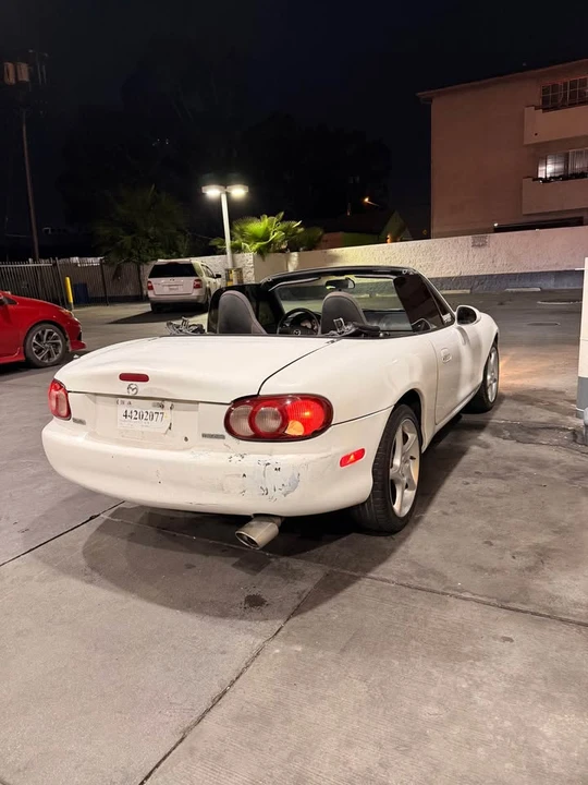 2001 Mazda NB MX-5 Miata - Image 4 of 16