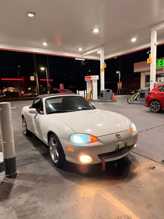 2001 Mazda NB MX-5 Miata - Image 11 of 16