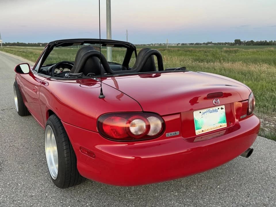 2001 Mazda NB MX-5 Miata - Image 2 of 8