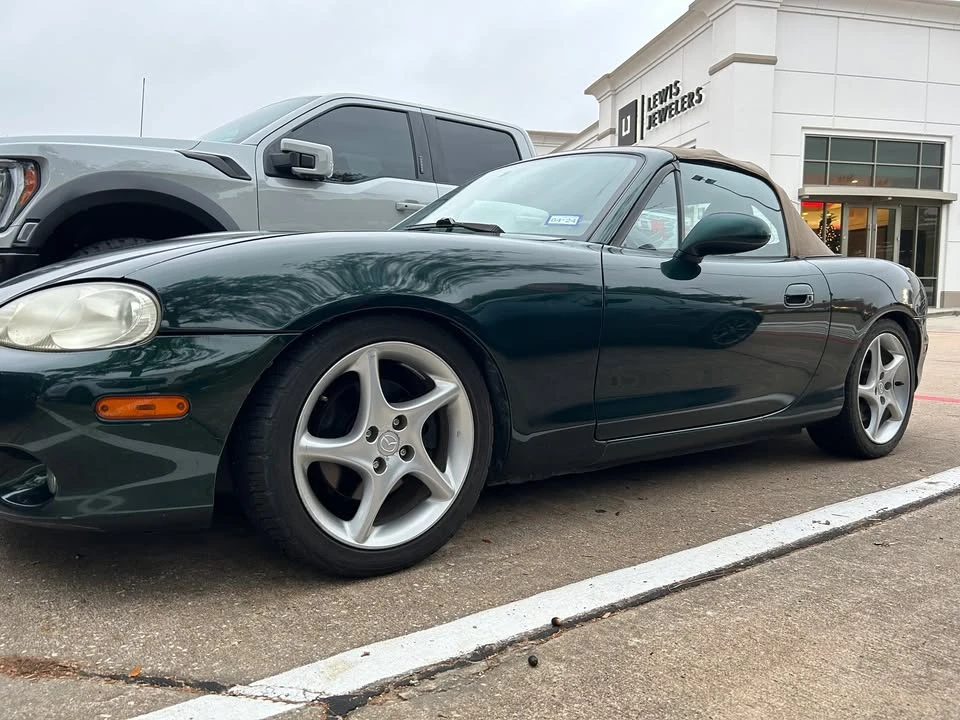 2001 Mazda NB MX-5 Miata - Image 2 of 10
