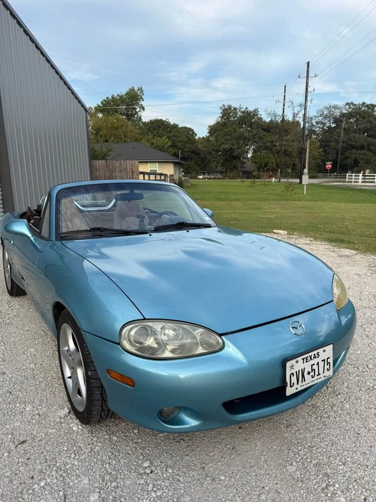 2001 Mazda NB MX-5 Miata - Image 2 of 20